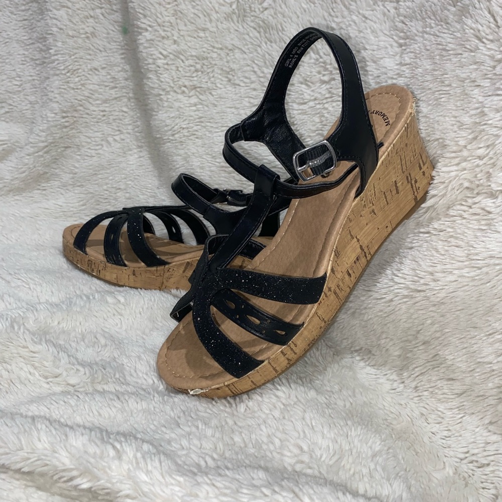 Girls wedges - Picture 1 of 2
